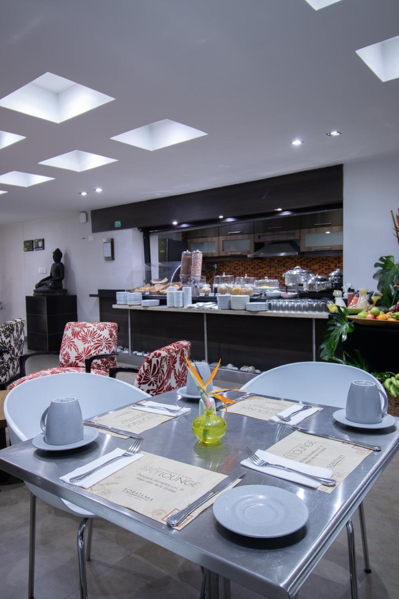 San Simon Hotel Pereira By Soratama Luaran gambar The restaurant
